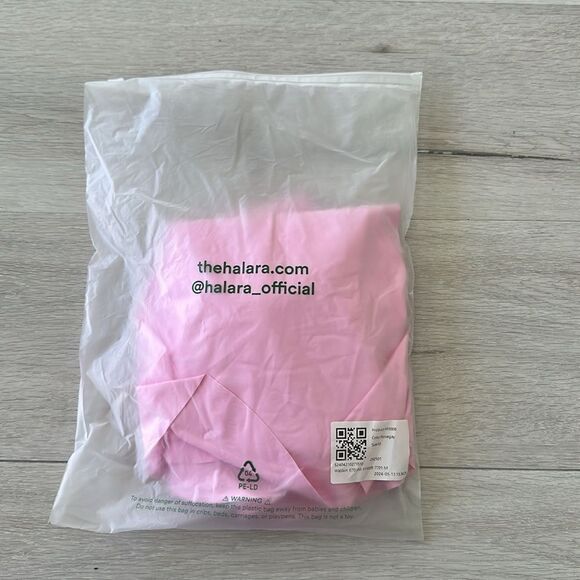 Halara Everyday Softlyzero Airy Crossover 2-in-1 Nosegay M NWT in PKG - Picture 5 of 9